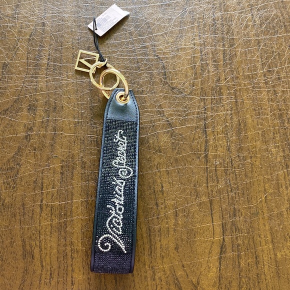 Black Victoria secret keychain - Picture 2 of 7